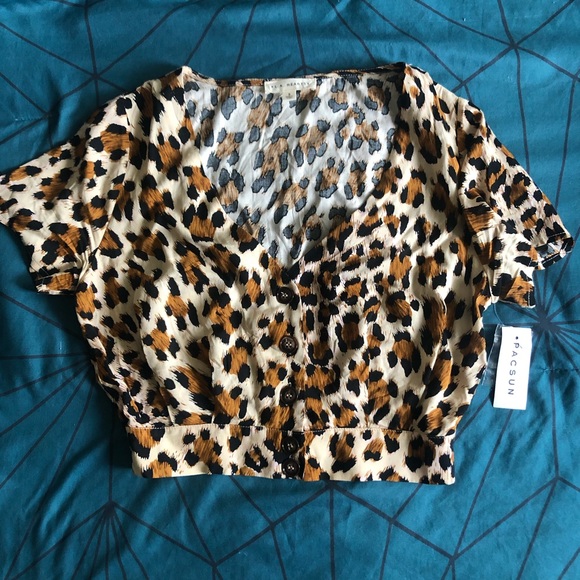 LA Hearts Short Sleeve Button Front Top - Picture 4 of 6